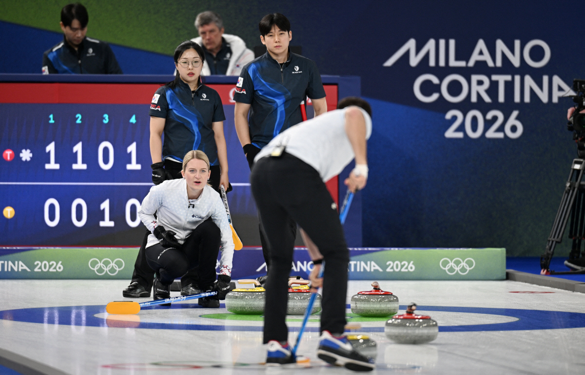 [밀라노 LIVE]"드디어 이겼다!" 한국 컬링 믹스더블 패패패패패→승,…