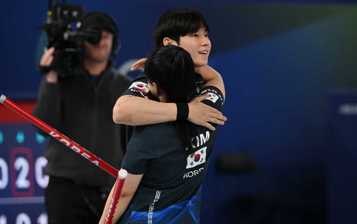 [밀라노 현장]"정말 죄송합니다" 韓 컬링 믹스더블 눈물의 대국민 사과……