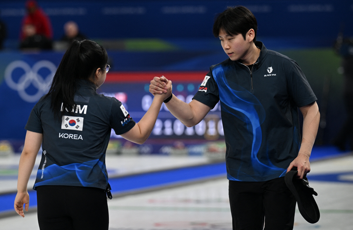 [밀라노 현장]"정말 죄송합니다" 韓 컬링 믹스더블 눈물의 대국민 사과……