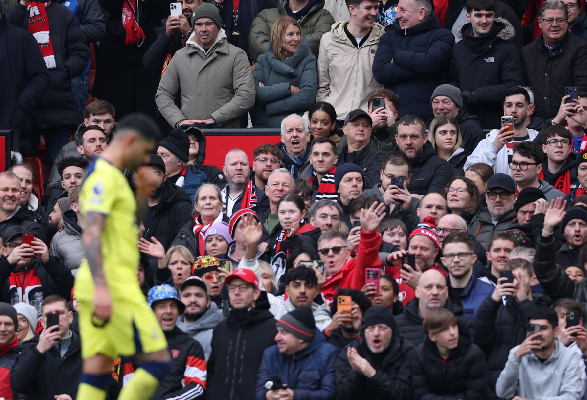 "대충격" '이게 팀이야!' SON 후계자 기강 와르르…로메로, 구단 저…