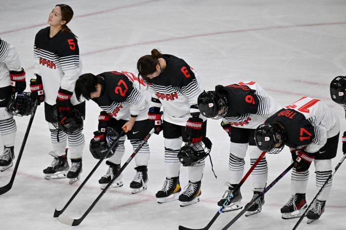"죄송합니다, 정말 죄송합니다" 日 결국 고개 숙였다, 女 아이스하키 '하위 랭커' 독일에 2-5 완패