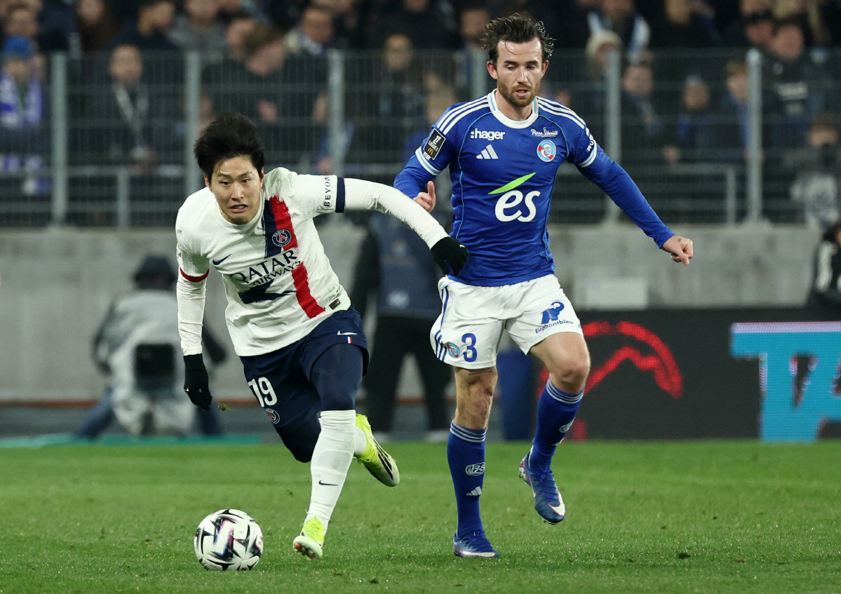 이럴 수가! PSG, 이강인 이적 막아놓고 '황당 대우'...수익은 톱인…