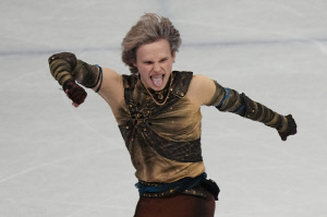 '여심' 홀린 '피겨' 말리닌은 누구? '쿼드킹' 50년 만에 부활한 백플립…엄마가 4대륙 초대 챔피언, DNA부터 달라