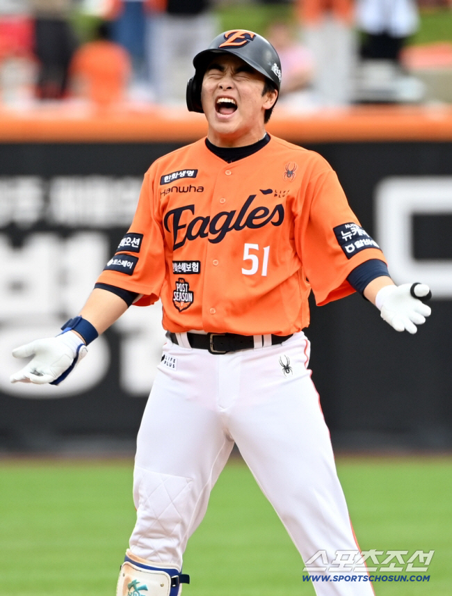 "문현빈 3글자가 다 보였는데, 지금은 5까지만…" 과감한 타격폼 변화 …