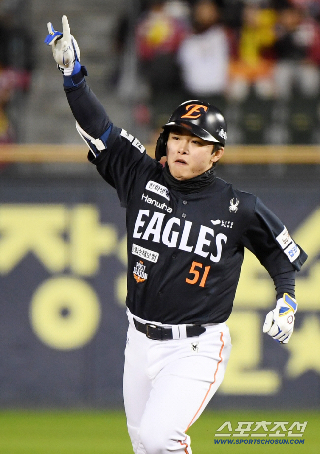 "문현빈 3글자가 다 보였는데, 지금은 5까지만…" 과감한 타격폼 변화 …