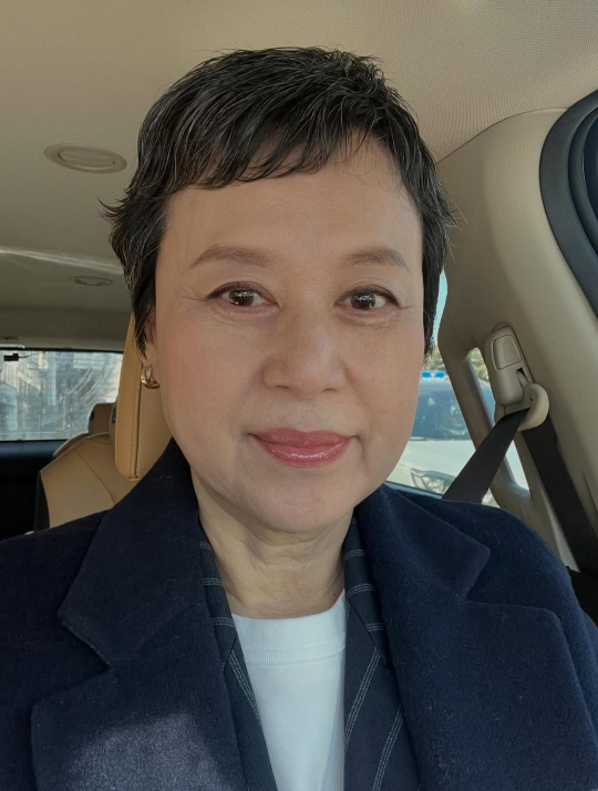 '유방암 투병' 박미선, 드디어 모자 벗고 외출..