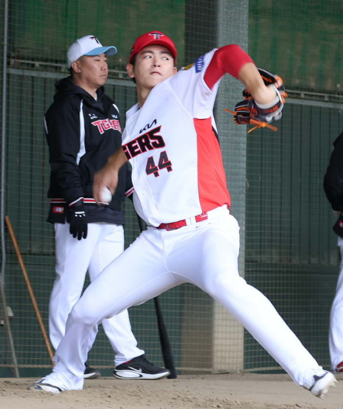 한화 떠나 '타이거즈 정신' 걱정했더니…"자유로운데 그게 무서운 것, 진짜 야구만 잘하면 된다"