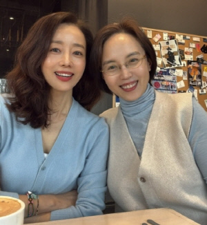 윤손하, '학폭 논란' 子 데리고 캐나다行..근황 공개 