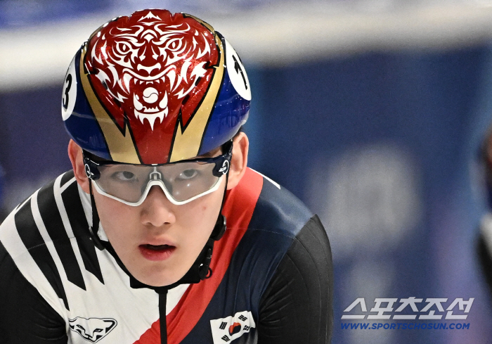 [밀라노 LIVE]'단풍국 괴물 대항마' 韓 쇼트트랙 막내 임종언의 '단독' 훈련, 이탈리아의 아침을 가른 스케이트
