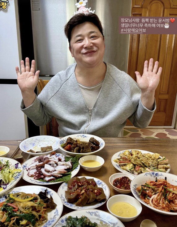 윤정수, 결혼하더니 대접 달라졌다..장모님표 '금목걸이·생일상' 깜짝