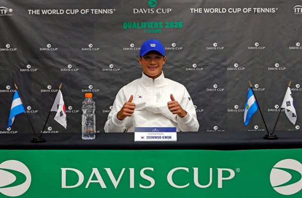 '1-2→3-2' 권순우가 불씨 살리고, 정현이 대역전극 방점…韓, 아르…