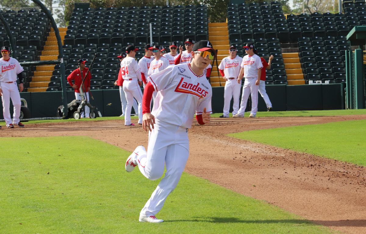 '갈비뼈 골절 → 엔트리 불발' 박성한 "WBC 정말 가고 싶었는데…내가…