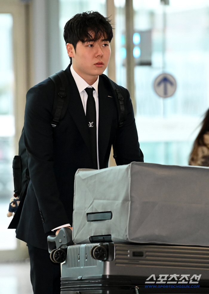 야구가 뭐라고, 소변에 손가락 담궜었다...미래 좌완 에이스 왜 네일샵 문을 두드렸나