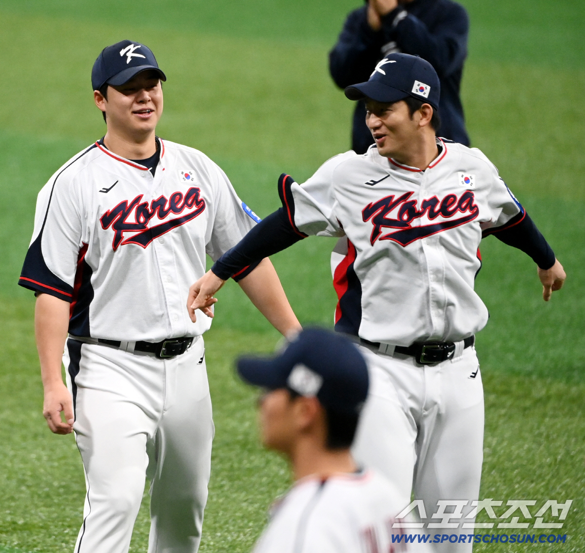 꿈의 무대 WBC, 눈앞에서 날린 37세 '대기만성' 포수의 눈물...하…