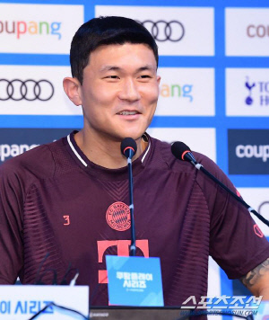 [오피셜] '韓 비보' 김민재, 일본 국가대표에 밀렸다...콤파니 입장 발표, 4옵션 가능성 '호펜하임전 논란의 명단 제외'