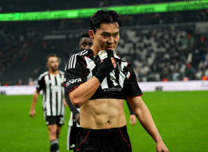 '韓 초대형 희소식' 이게 호날두야, 오현규야!!! 역대급 오버헤드킥 베식타시 데뷔전 데뷔골 폭발 1PK 유도...'불법 촬영→집행유예 징역형' 황의조에 완벽 판정승, 팀은 2-2 무