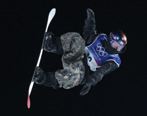 [밀라노 LIVE]중국도, 일본도 제쳤다! '韓 설상 역사' 새롭게 쓰인다...두 번째 메달 후보 '18세 스노보더' 유승은, 예선 4위→결선 진출