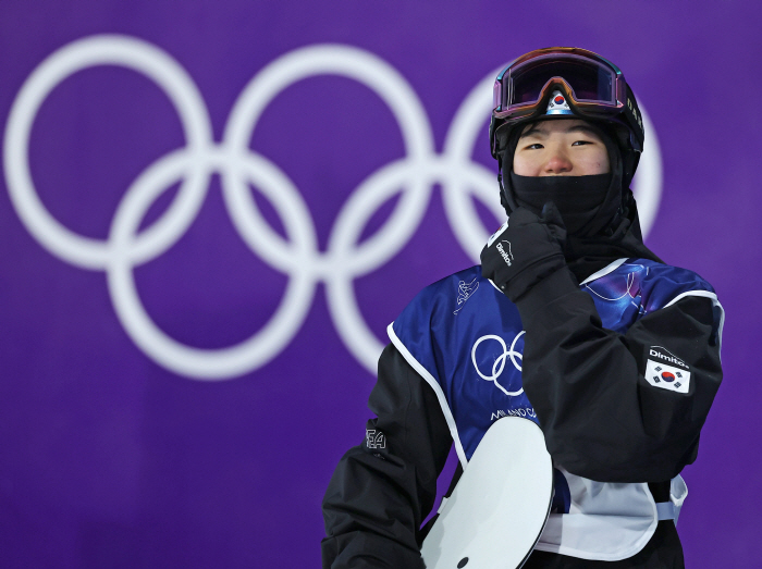 초대박! '메달 보인다' 유승은, 韓 빅에어 최초의 결선 진출...166.50점으로 '전체 4위'
