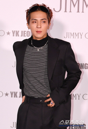 '무단결근 하면서 복무했나' 송민호, 병역법 위반 첫 재판 돌연 연기