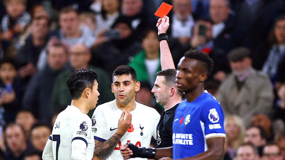 "손흥민 다시 불러와야" '충격 퇴장' 로메로 '캡틴' 리더십 붕괴→15…