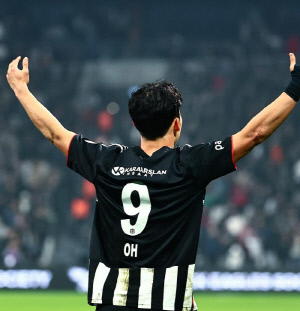 韓 축구 초대형 경사! 오버 헤드킥 복귀골,'대표팀 24세 듀오' 동시 득점포…홍명보호 월드컵 성패, 이들에게 달렸다