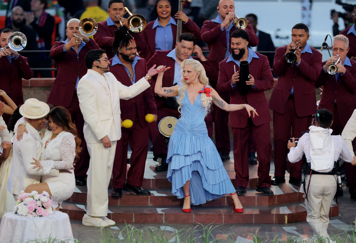 '11년 전 아픔 씻었다' 시애틀, 뉴잉글랜드 꺾고 제60회 슈퍼볼 우승…