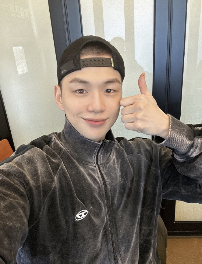 강다니엘, 낯선 밤톨 머리로 등장...오늘(9일) 군입대 "다녀오겠습니다…