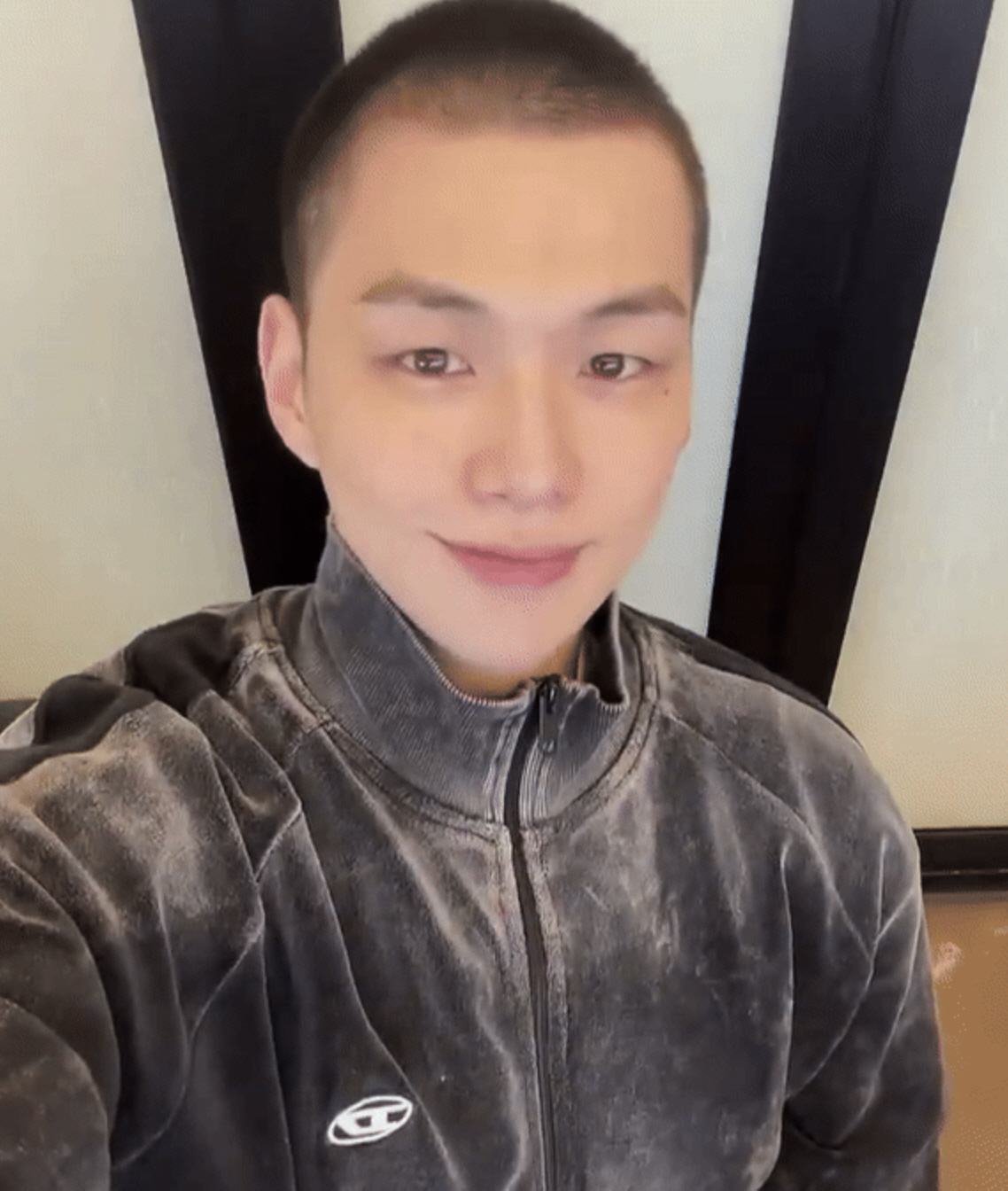 '삭발식' 아이엠→'재결합' 강다니엘…오늘(9일) 나란히 입대[SC이슈]