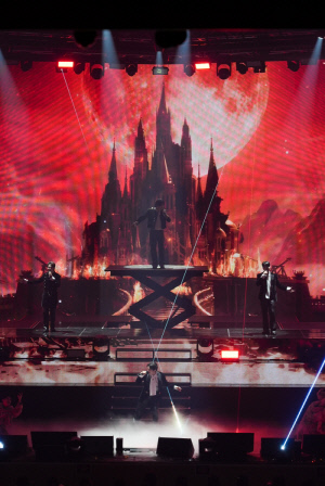 포레스텔라, 부산서 전국투어 피날레…웅장한 하모니→세계관