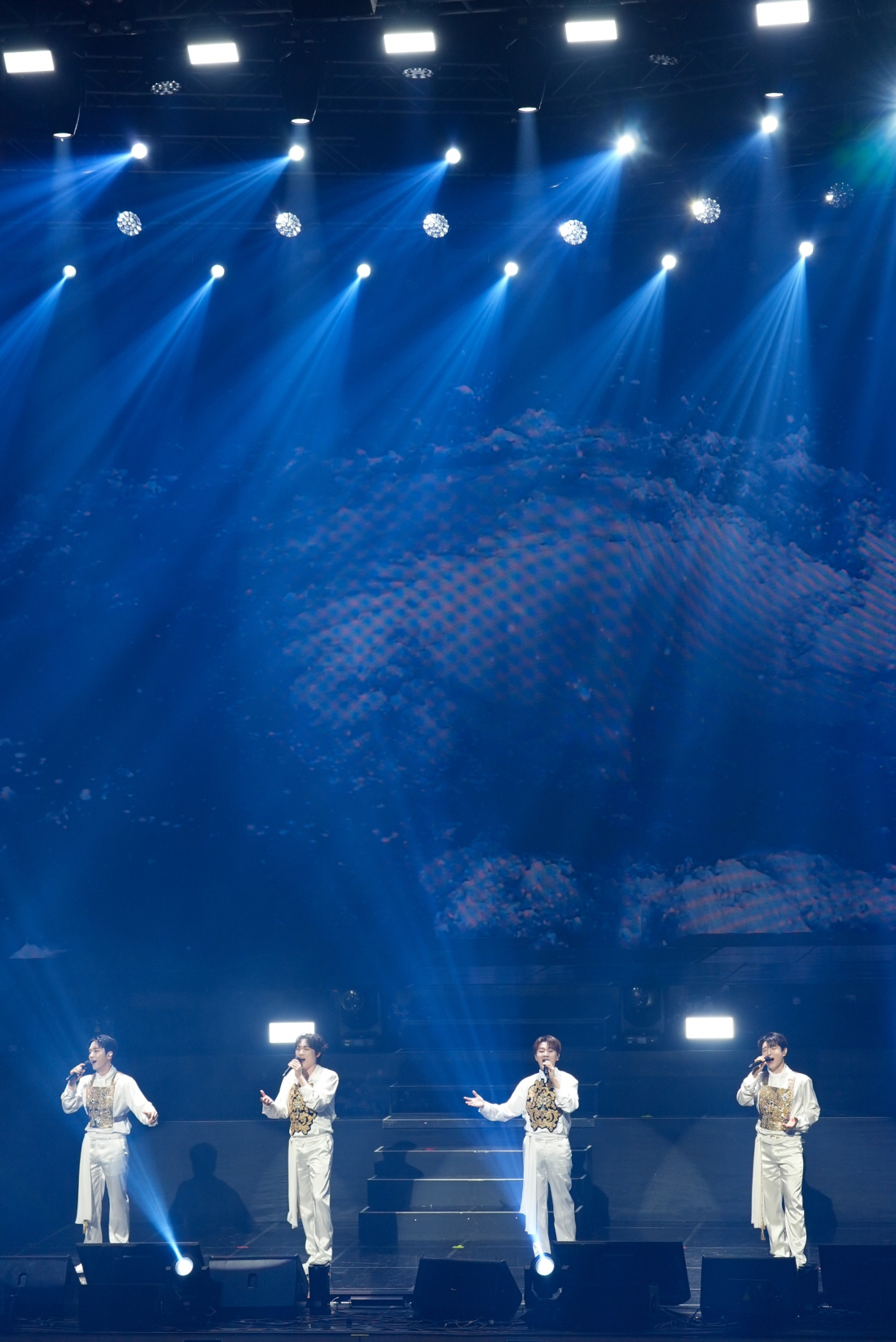 포레스텔라, 부산서 전국투어 피날레…웅장한 하모니→세계관