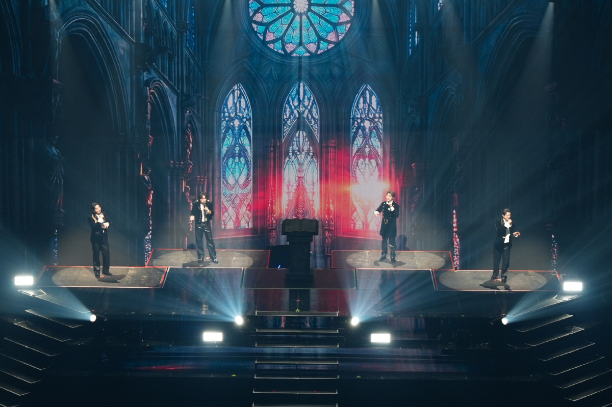 포레스텔라, 부산서 전국투어 피날레…웅장한 하모니→세계관