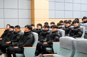 '전남의 시작, 그리고 우리가 이어나가야 할 책임' 서정복 전남 초대단장, 선수단 대상 특별강연