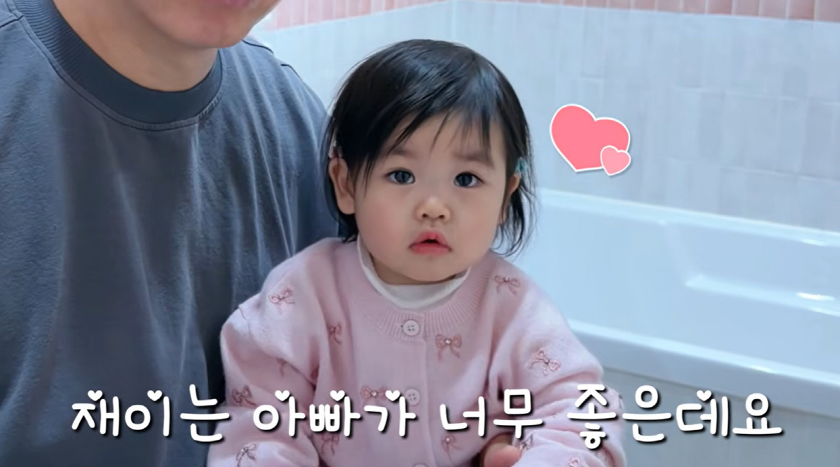'55세' 박수홍, 독박육아 중 화장실서 오열...알고보니 16개월 딸 …