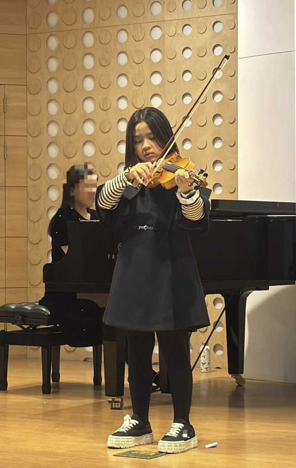 이윤지, 자식농사 대성공 했네...11세 딸, 바이올린+미모까지 '놀라운…
