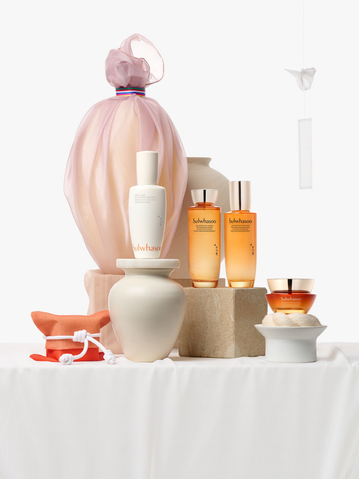 설화수, '설날엔, 설레는 설화수와 함께' 설 선물 세트 구성