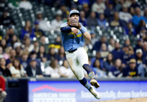 주전 3루수 놓치고 1893억 지른 보스턴, 이번엔 밀워키와 3:3 트레이드 '빅딜' 성사!