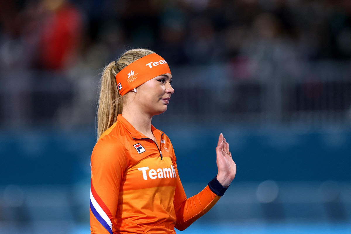 "500m 감각 예열" '빙속신성'이나현 1000m 9위'韓 첫 톱10'…