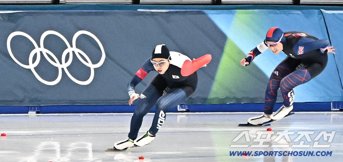 "34년만의 최고랭킹!" '2005년생 빙속신성' 이나현, 첫 올림픽서 …