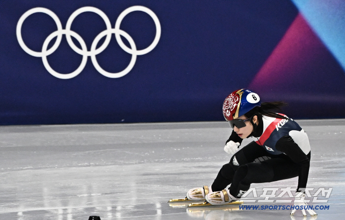 [밀라노 LIVE]"2위→2위→3위" 최민정 김길리 이소연, 전원 생존…쇼트트랙 女 500m 1차 관문 통과