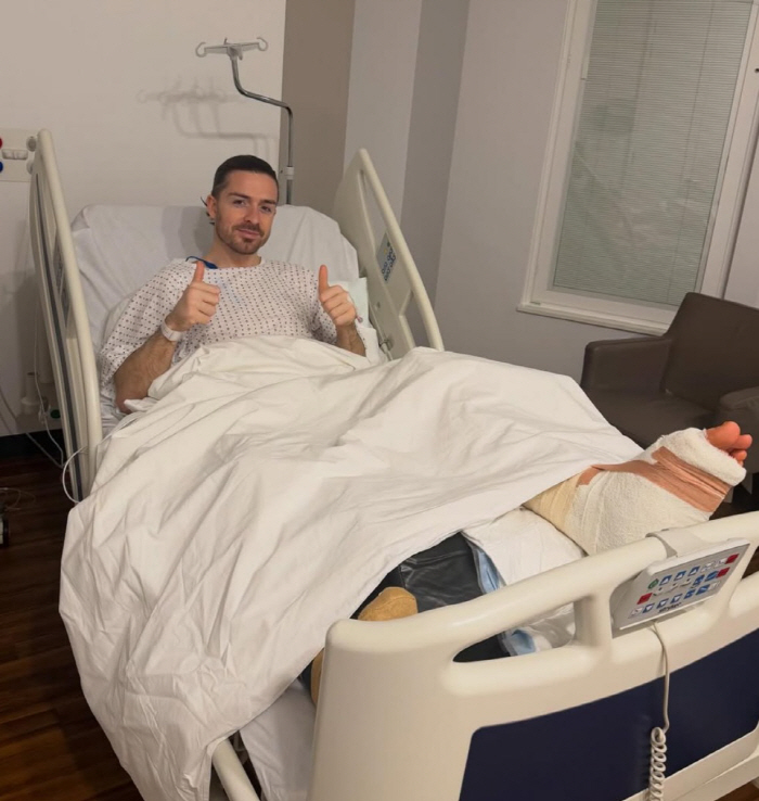 "이런 결말 원하지 않았는데" 대통곡! '1억파운드의 사나이' 그릴리쉬, 피로골절 수술…맨시티→에버턴 임대, 시즌+월드컵 '아웃'