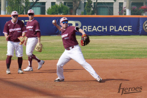 2루는 버렸다, 진짜 3루 올인이다...살까지 뺀 안치홍의 극한 도전, 그 결과는