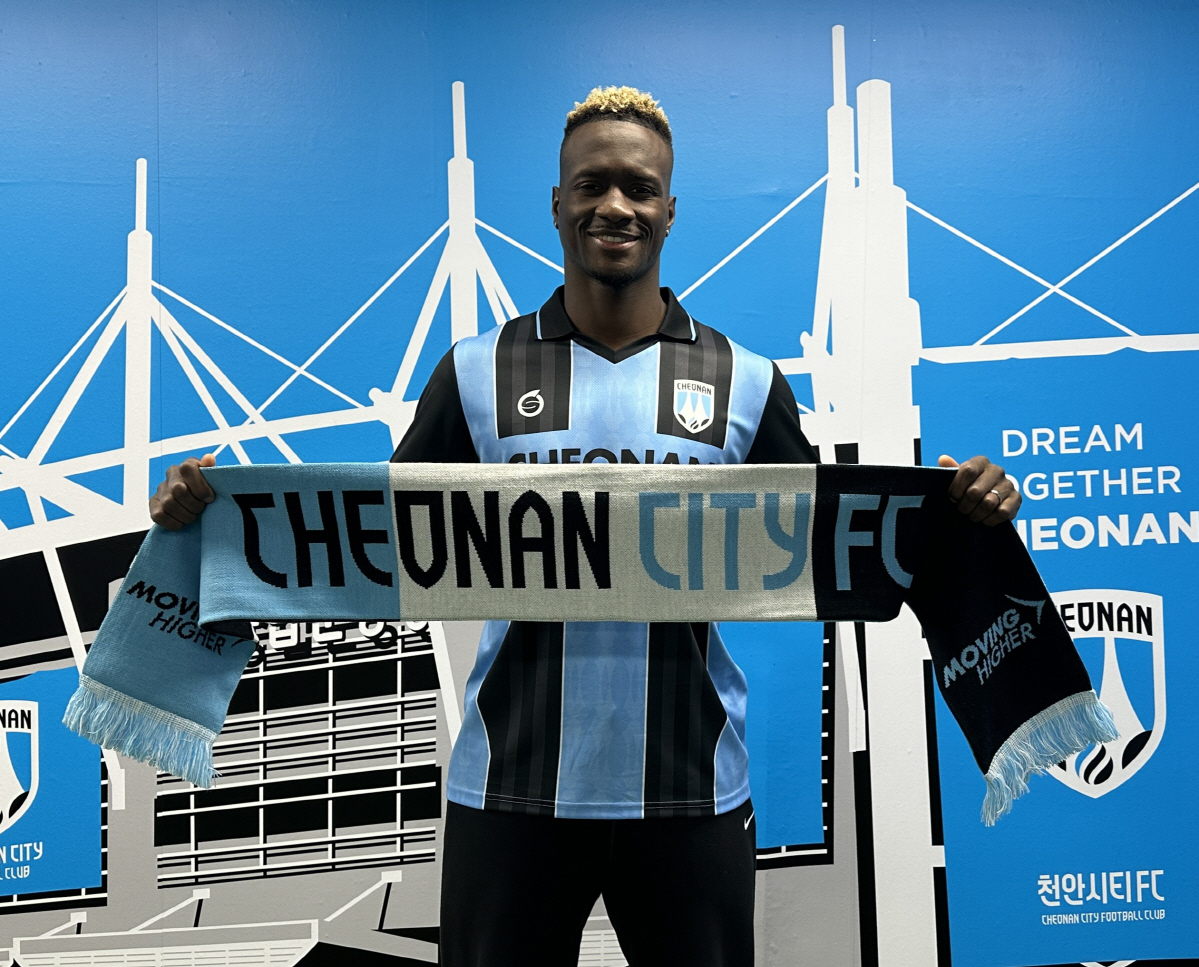 [오피셜]천안시티, 포르투갈 출신 스트라이커 이바닐도 영입…'공격 전술의…