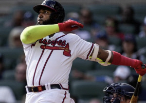 40홈런-100타점 가능, 4년 연속 20홈런 거포 충격 이적...김하성 동료는 왜 애틀랜타 떠났나