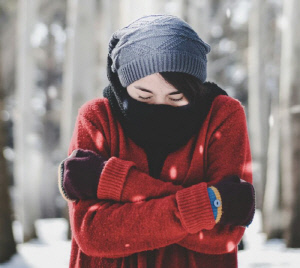 여성이 남성보다 더 추위타는 과학적 이유
