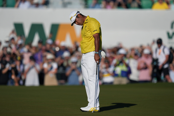 피닉스오픈 준우승 마쓰야마, PO '티샷 중단' 충격적 이유 밝혀졌다 "스태프가 의자 떨어뜨려"…美네티즌 비난 폭주