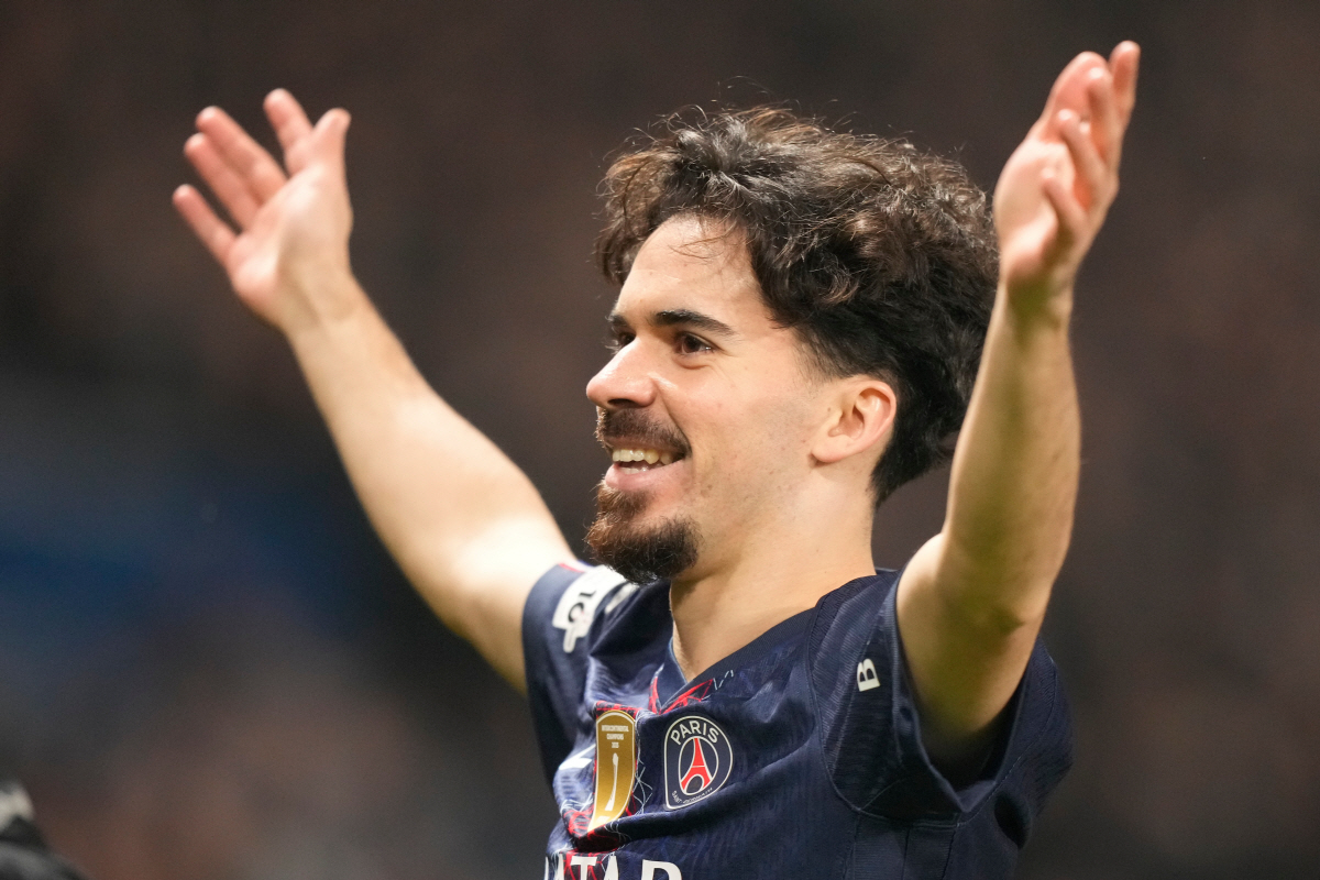 이강인 경사났네 경사났어! 레알 2000억 장전 'PSG 미드필더' 영입…