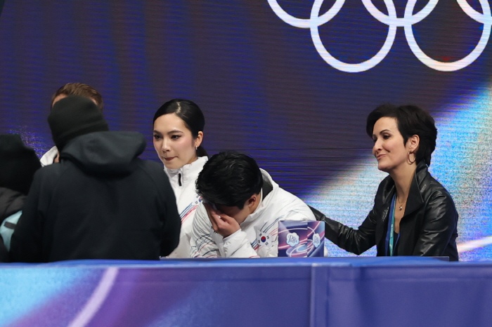 "괜찮아" '아찔한 실수' 권예 다독인 임해나, "많이 실망스럽다" 고개 숙였다…韓 리듬댄스 최종 22위, 프리댄스 진출 실패