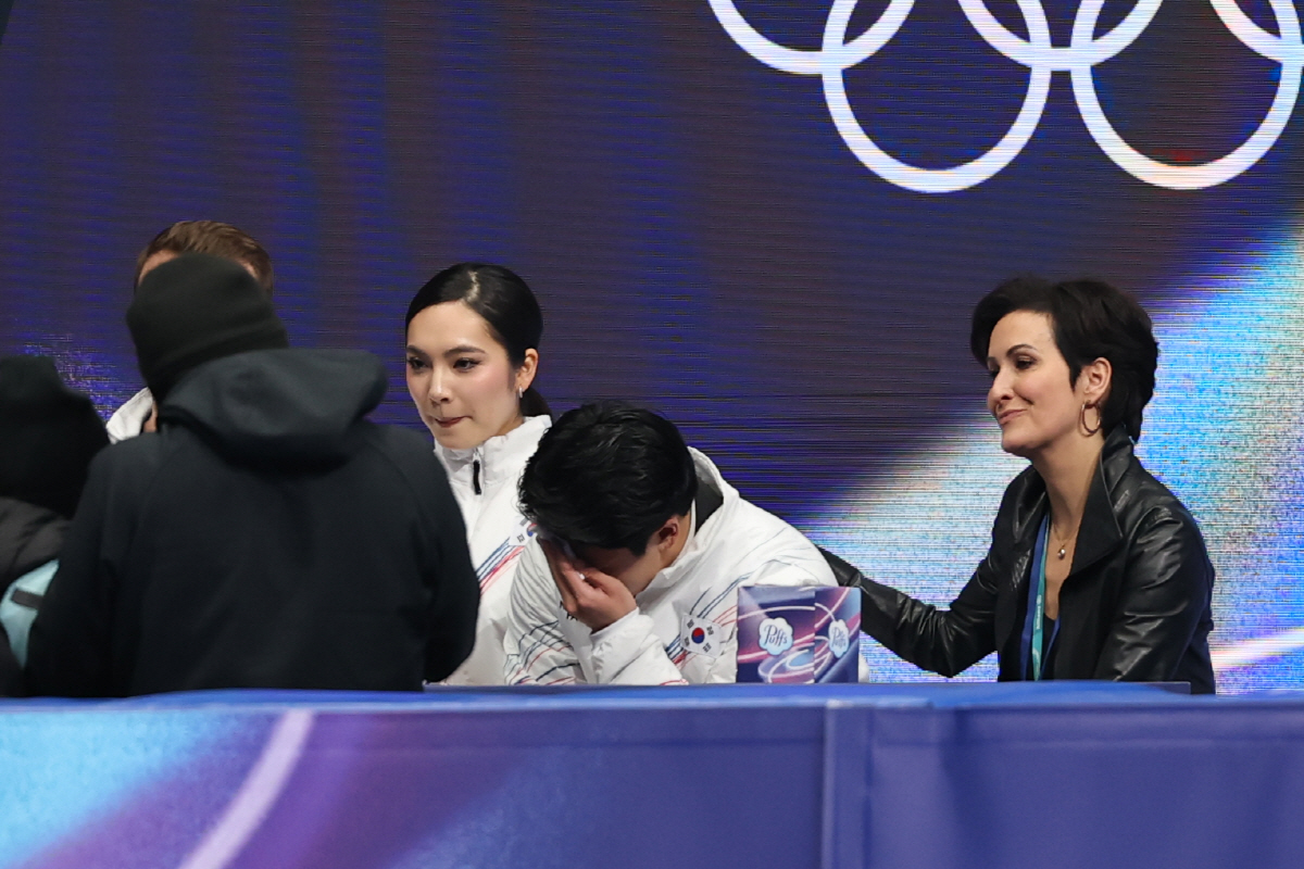 "괜찮아" '아찔한 실수' 권예 다독인 임해나, "많이 실망스럽다" 고개…