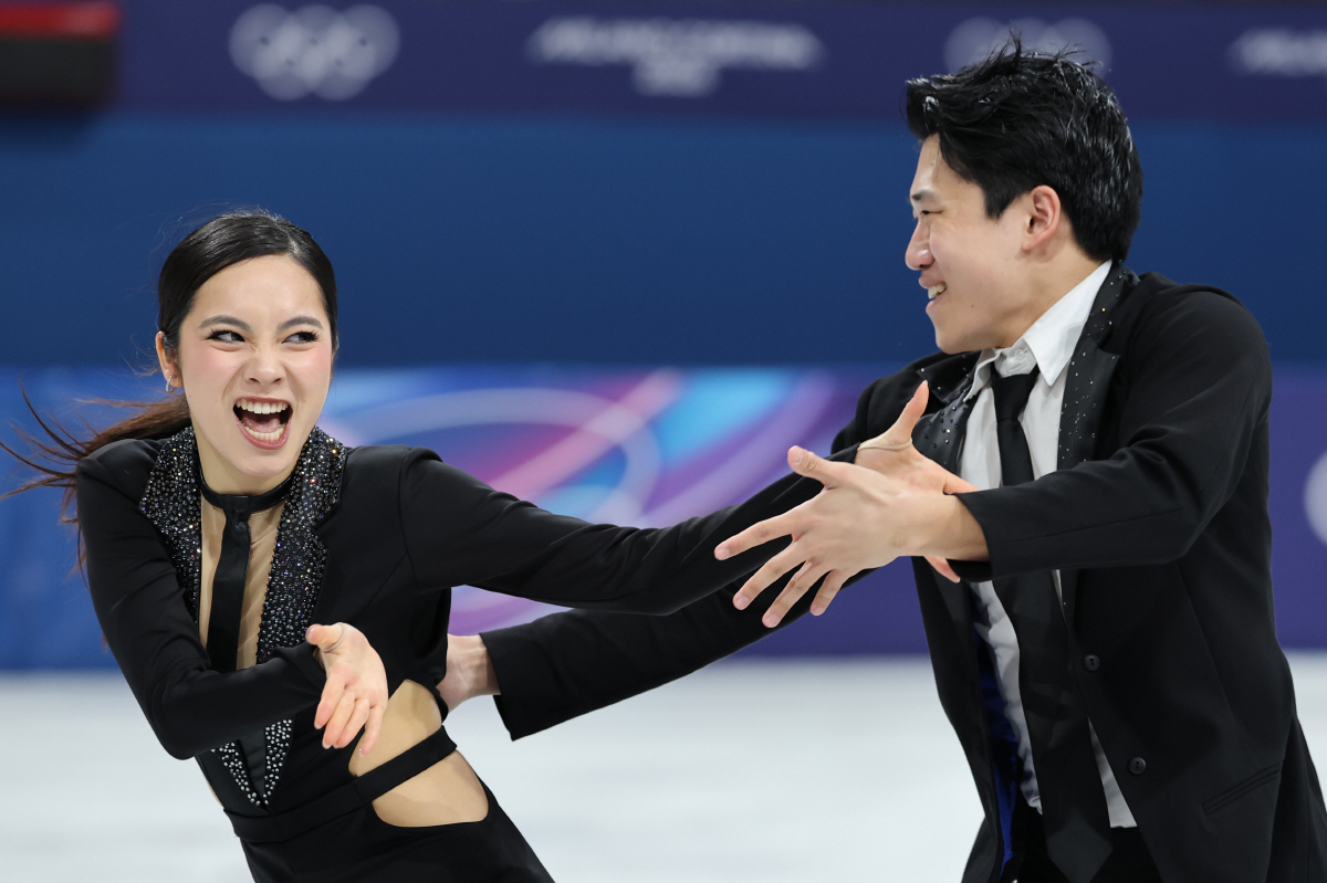 "괜찮아" '아찔한 실수' 권예 다독인 임해나, "많이 실망스럽다" 고개…