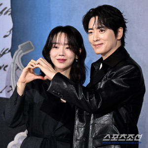 '레이디 두아' 신혜선-이준혁 '8년 만의 재결합'…올블랙 패션으로 증명한 찰떡궁합